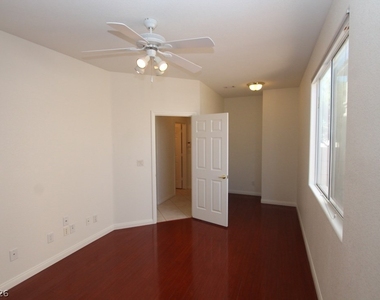 8247 Azure Shores Court - Photo Thumbnail 9