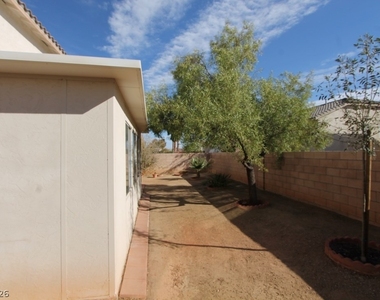 8247 Azure Shores Court - Photo Thumbnail 31