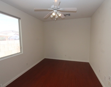 8247 Azure Shores Court - Photo Thumbnail 8