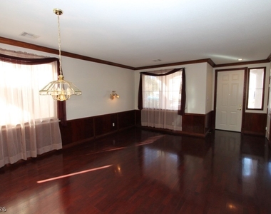 8247 Azure Shores Court - Photo Thumbnail 11