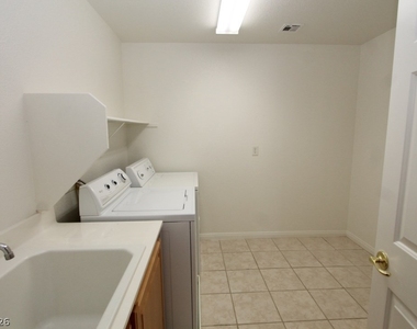 8247 Azure Shores Court - Photo Thumbnail 23