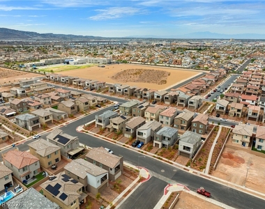 615 Camilla Creek Street - Photo Thumbnail 25