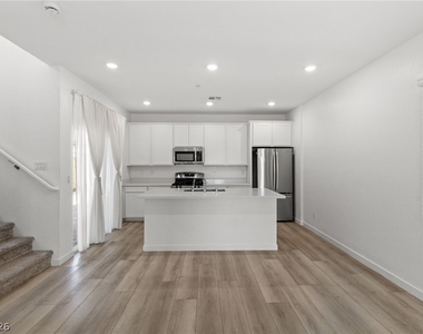 615 Camilla Creek Street - Photo Thumbnail 4