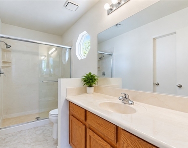 9416 Hershey Lane - Photo Thumbnail 11