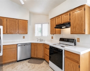 9416 Hershey Lane - Photo Thumbnail 7
