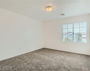 8541 Lost Gold Avenue - Photo Thumbnail 22