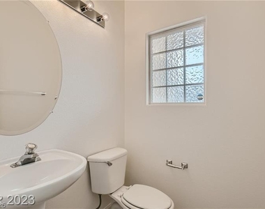 8541 Lost Gold Avenue - Photo Thumbnail 12