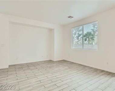 8541 Lost Gold Avenue - Photo Thumbnail 7