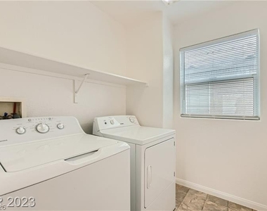 8541 Lost Gold Avenue - Photo Thumbnail 24