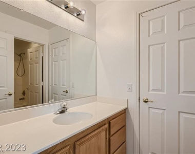 8541 Lost Gold Avenue - Photo Thumbnail 21