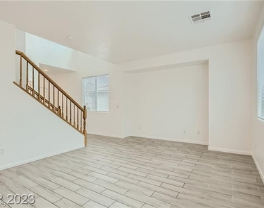 8541 Lost Gold Avenue - Photo Thumbnail 6