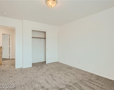 8541 Lost Gold Avenue - Photo Thumbnail 23