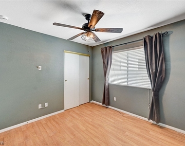 7709 Beach Falls Court - Photo Thumbnail 20