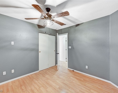 7709 Beach Falls Court - Photo Thumbnail 18