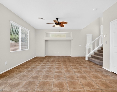 9132 Blue Raven Avenue - Photo Thumbnail 5