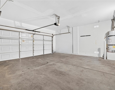 9132 Blue Raven Avenue - Photo Thumbnail 14