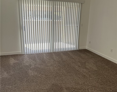 8070 W Russell Road - Photo Thumbnail 2