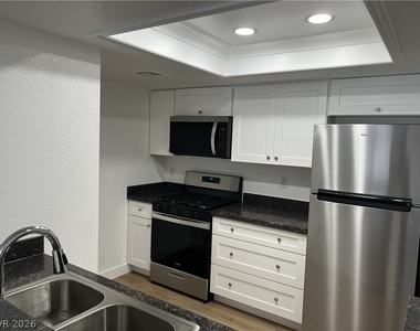 8070 W Russell Road - Photo Thumbnail 10