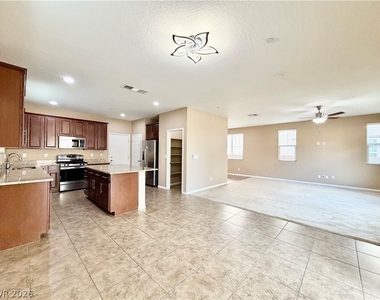 470 Fortissimo Street - Photo Thumbnail 24