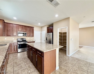 470 Fortissimo Street - Photo Thumbnail 28