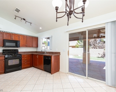 7900 White Grass Avenue - Photo Thumbnail 8