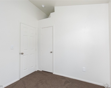 7900 White Grass Avenue - Photo Thumbnail 13