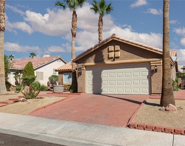 7900 White Grass Avenue - Photo Thumbnail 2