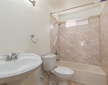 7900 White Grass Avenue - Photo Thumbnail 17
