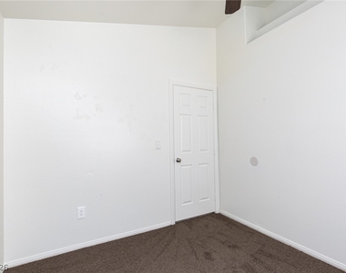 7900 White Grass Avenue - Photo Thumbnail 16