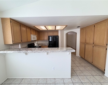 4500 Cielo Lane - Photo Thumbnail 15