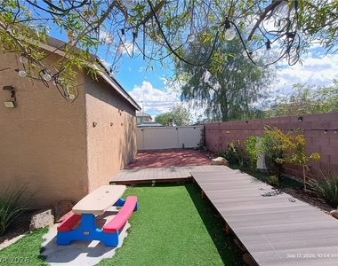 6783 Powell Ridge Court - Photo Thumbnail 18