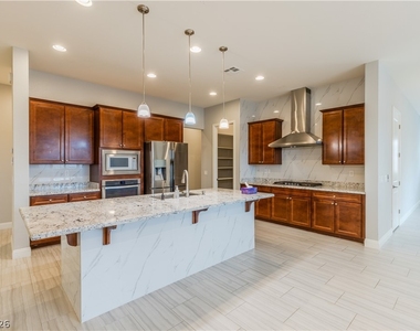5838 Exbury Gardens - Photo Thumbnail 22