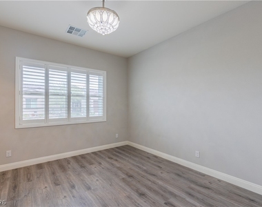 5838 Exbury Gardens - Photo Thumbnail 14