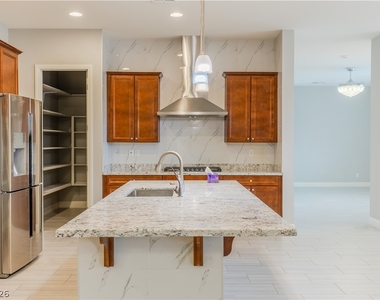 5838 Exbury Gardens - Photo Thumbnail 20