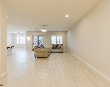 5838 Exbury Gardens - Photo Thumbnail 17