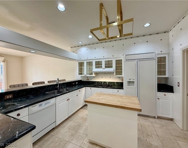 8729 Carlitas Joy Court - Photo Thumbnail 13