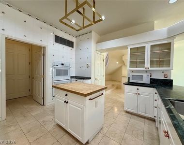 8729 Carlitas Joy Court - Photo Thumbnail 19