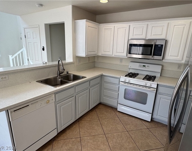 990 Cantabria Heights Avenue - Photo Thumbnail 7