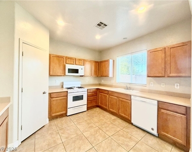 7109 Mercurio Avenue - Photo Thumbnail 9