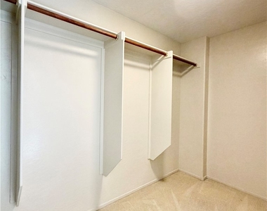 7109 Mercurio Avenue - Photo Thumbnail 24