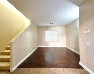 7109 Mercurio Avenue - Photo Thumbnail 2