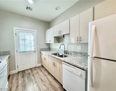 1370 Ogallala Street - Photo Thumbnail 5