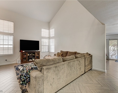 312 Windmere Street - Photo Thumbnail 6