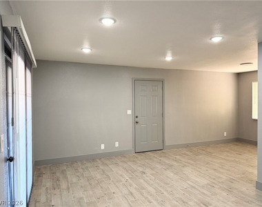 4160 Gannet Circle - Photo Thumbnail 8