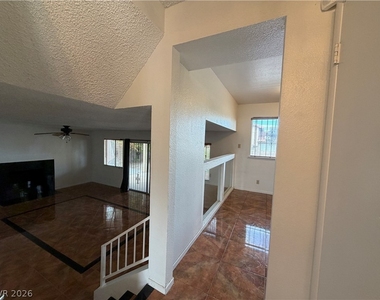 5252 Cartaro Drive - Photo Thumbnail 5