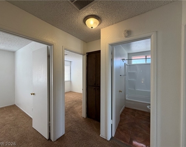 5252 Cartaro Drive - Photo Thumbnail 20