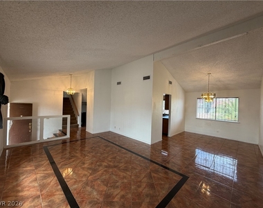 5252 Cartaro Drive - Photo Thumbnail 6