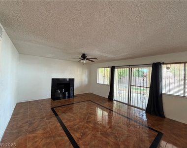 5252 Cartaro Drive - Photo Thumbnail 11