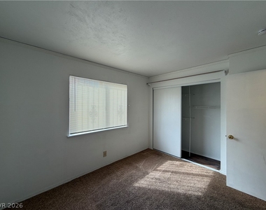 5252 Cartaro Drive - Photo Thumbnail 15