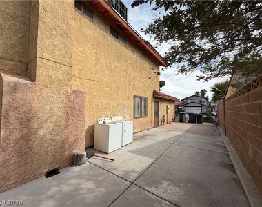 5252 Cartaro Drive - Photo Thumbnail 37